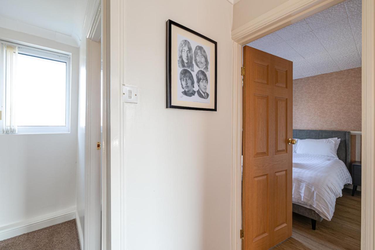 George Harrison'S Former 3Bed Home In Liverpool Speke Exteriör bild