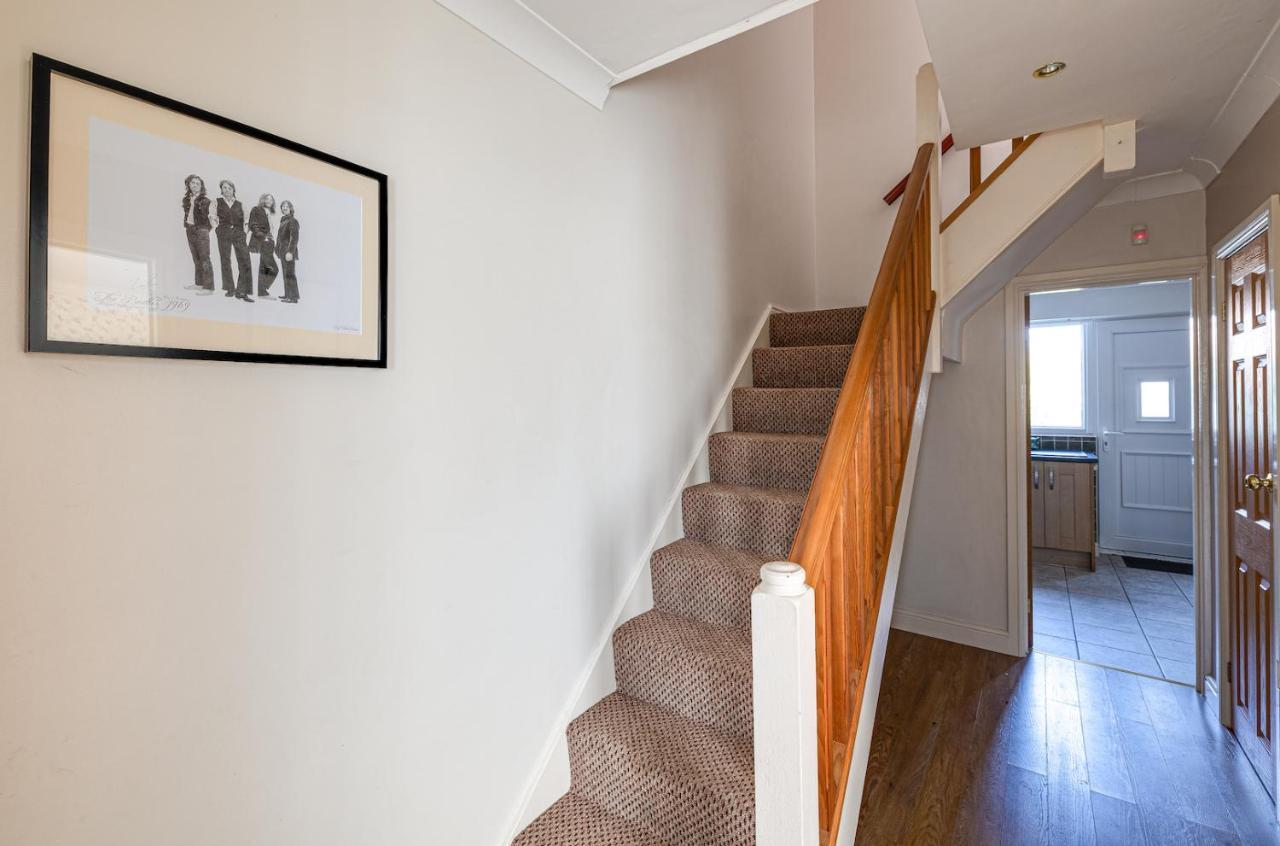 George Harrison'S Former 3Bed Home In Liverpool Speke Exteriör bild