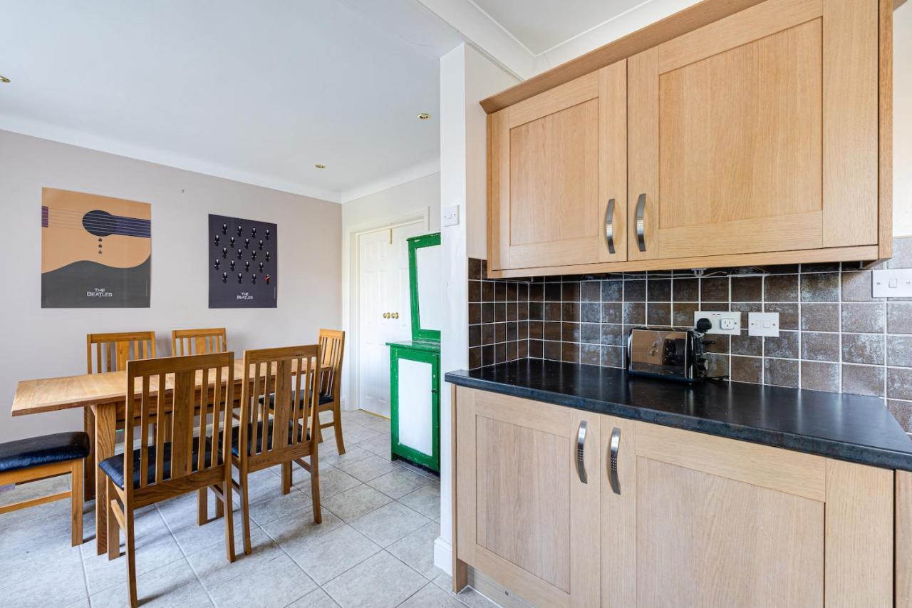 George Harrison'S Former 3Bed Home In Liverpool Speke Exteriör bild