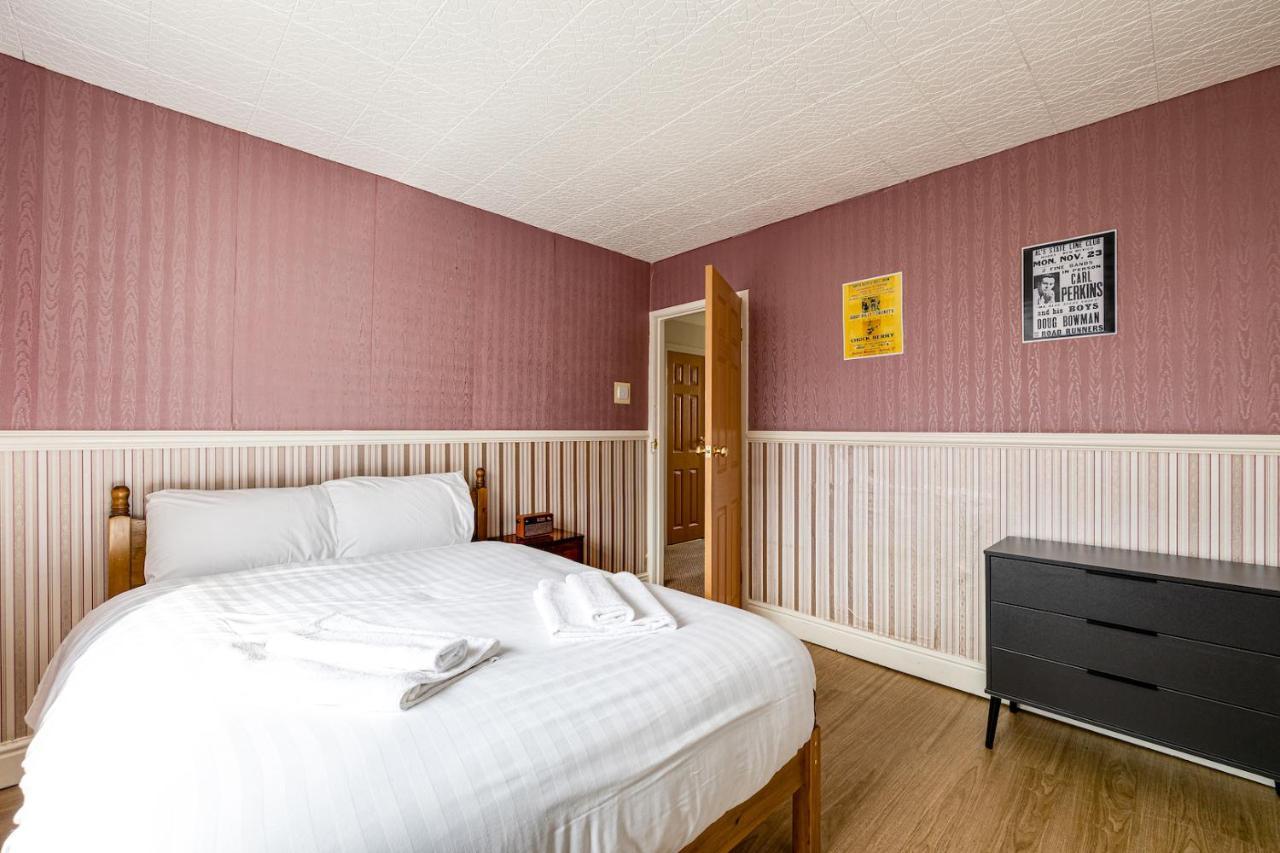George Harrison'S Former 3Bed Home In Liverpool Speke Exteriör bild